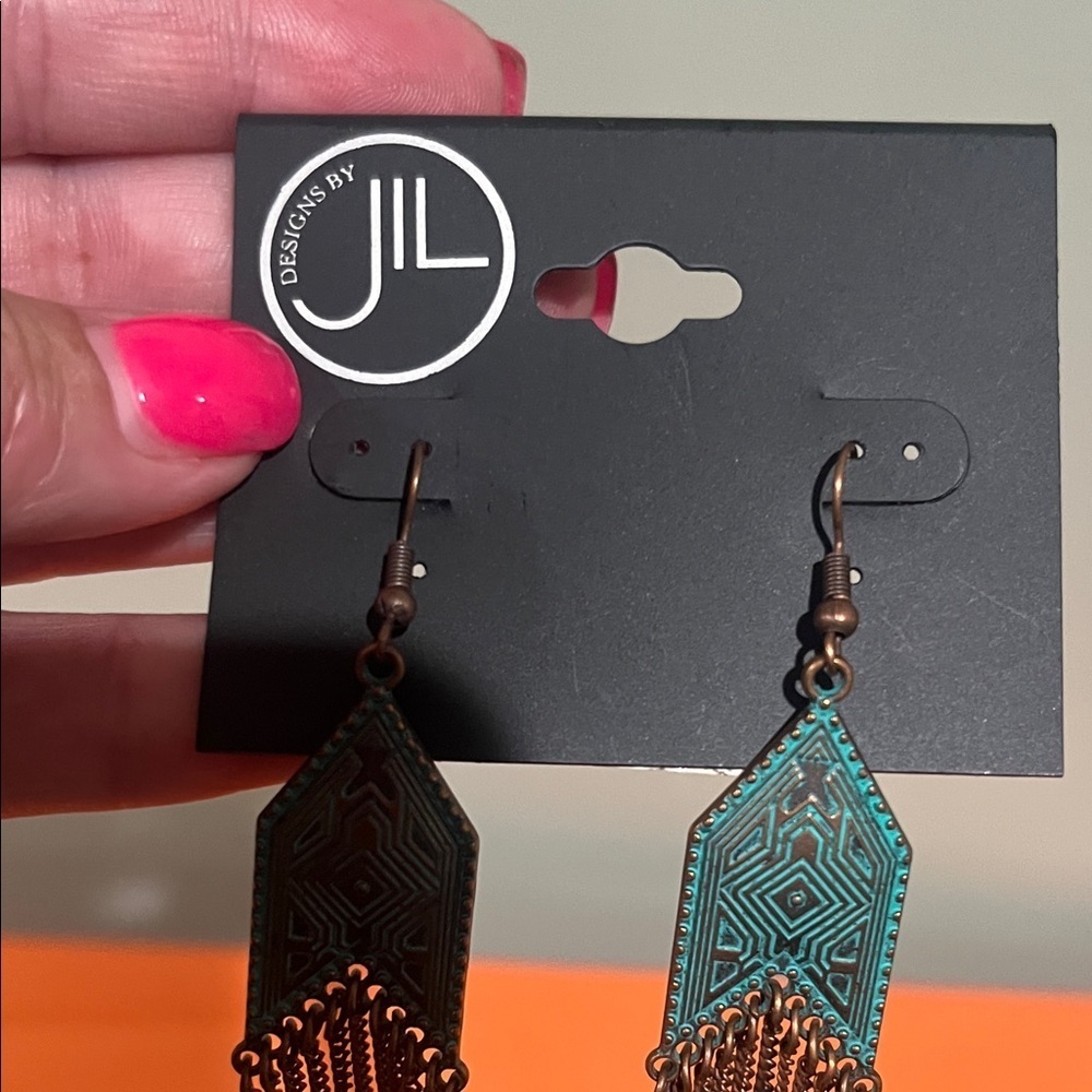 6/$25 Elegant Turquoise and Black Fringe Earrings - Picture 6 of 6